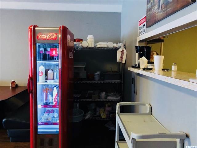 116 Division St, Grandview, WA 98930